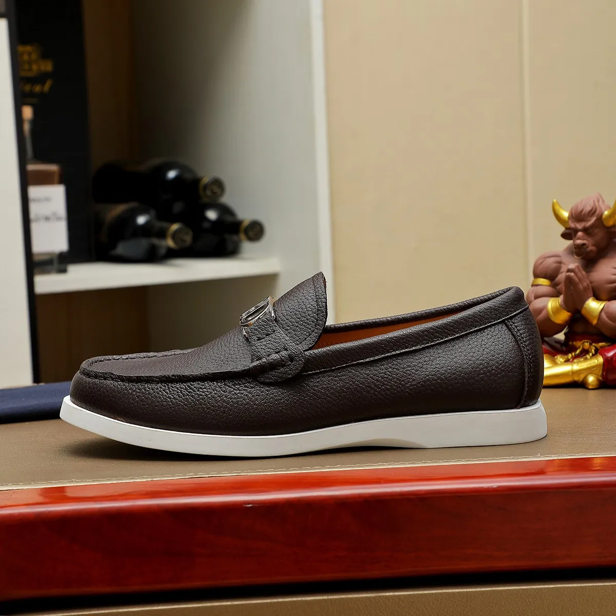 Men's clothing and shoes 💰460 💰🔥[Dior] High-end top-notch 🔝 purchasing agent 🔍🔍The latest 🇺🇸 counters are on sale simultaneously, original Italian brand · brand totem cloth sewn with brand cloth label · paired with calfskin · (high-end, nobility and class) exquisite workmanship (cow Leather lining) Sole: Original two-color sole ⚠️outsole specially provided by the original factory. Comfortable, wear-resistant, non-slip, real-life photoshoot🎬The real thing is more beautiful🔍Color: Color optional💕💕Number of yards: 39-44 (customized at 38.45.46)...